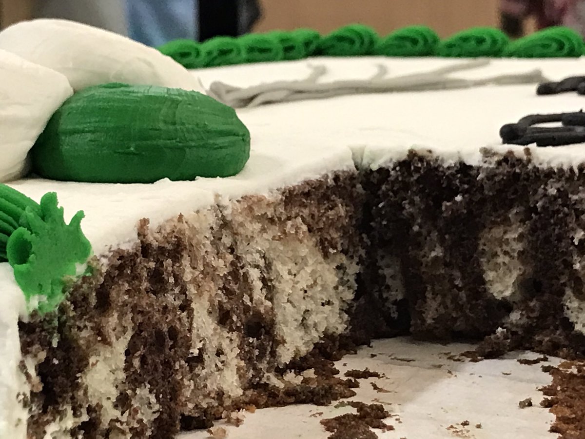 UmoDining's tweet photo. Plans on having your cake and eating it too? You better hurry, it’s almost gone! 😳 #trojanslovecake #homecomingweek #birthdaycake #happybirthdayumo https://t.co/nkASHQhE1e