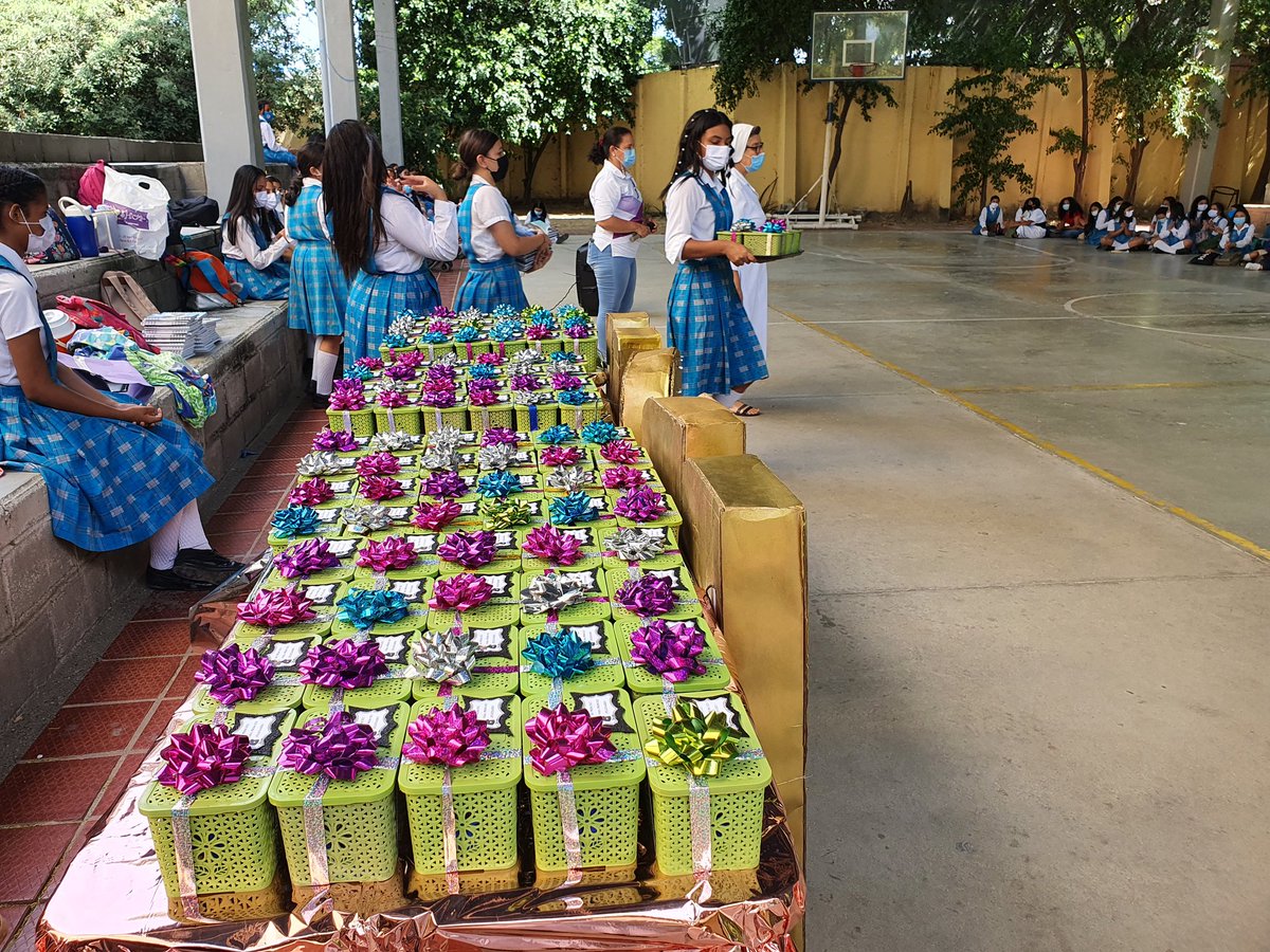 Escuela Normal Superior Maria Auxiliadora tweet media