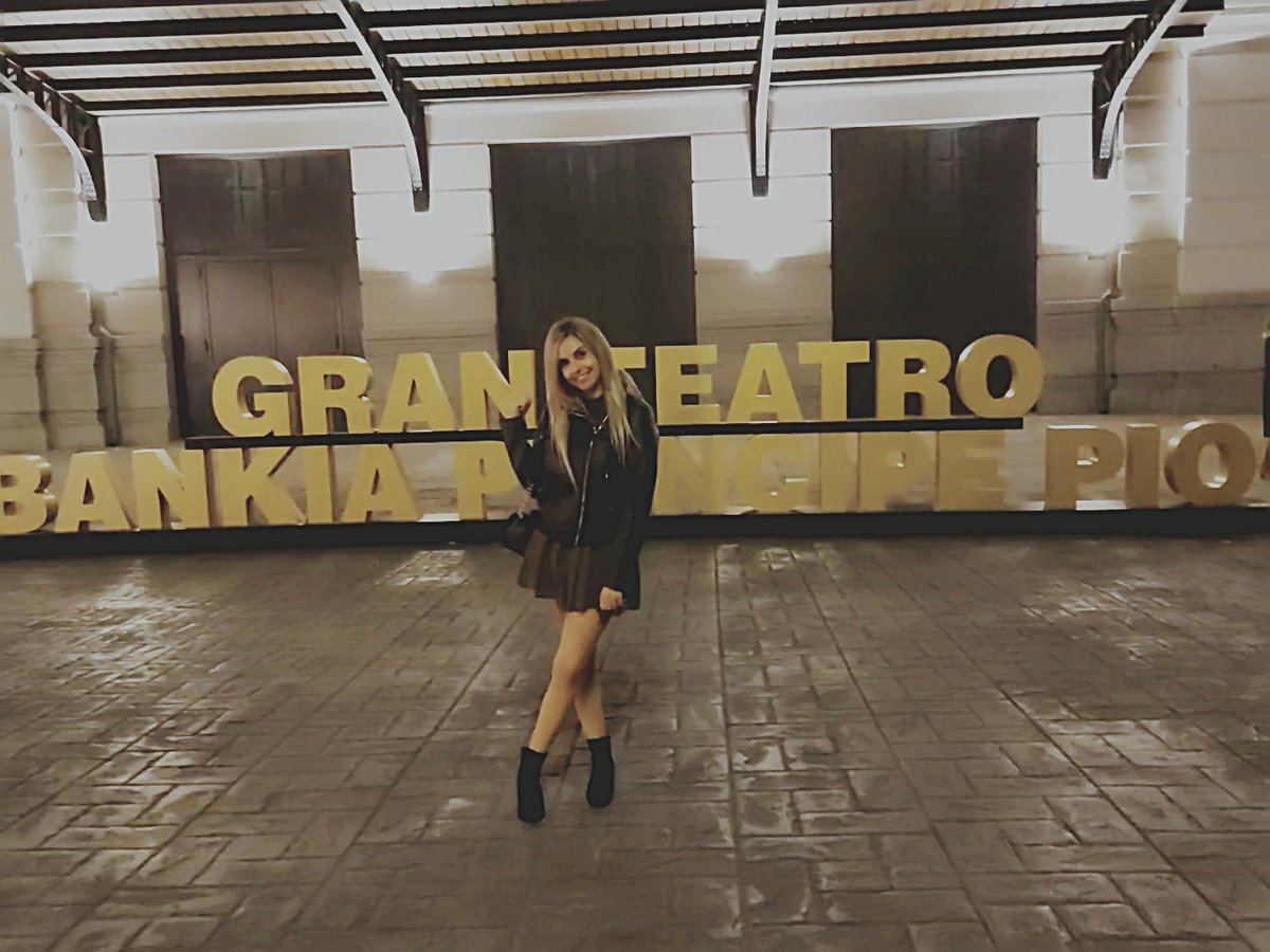 RaquelRcm1's tweet photo. Grandes espectáculos en @laestacionppio y grandes profesionales los que se encargan de sacarlo todo adelante.  👍🏻💪🏻💃
#Teatro #Espectaculos #granteatrocaixabank #eventos #Madrid #eventostop  #NosHaceFalta #demadridalcielo 
#teatroprincipepio #Cultura #ComunidaddeMadrid https://t.co/6pSa7QzL9X