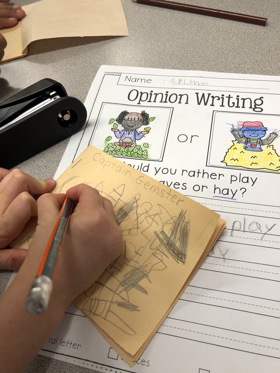 MsLaurenMax's tweet photo. Room 101 is filled with authors! So proud of our writers for remembering to create a title for their stories. @tdsb https://t.co/C83lfVDj31