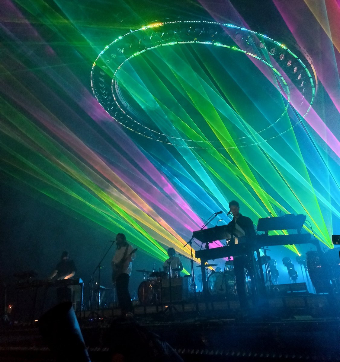 IsisEsc19's tweet photo. Les deseo con todo mi cora que vayan a ver a Tame Impala al menos una vez en la vida 💕 https://t.co/wE0BjqKcf2