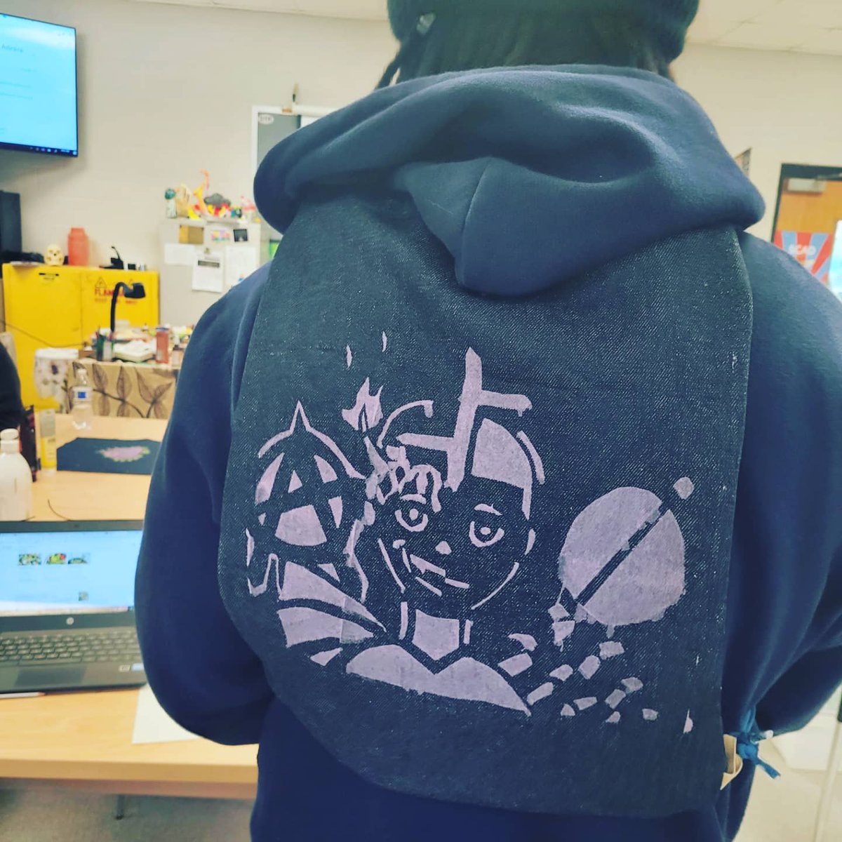 SRMHSart's tweet photo. @SRMHS Commercial Art: Printmaking and Textile students screen printed their original designs onto denim and learned how to sew them into  backpacks. Multi Talented! https://t.co/NqGcY5maYf
