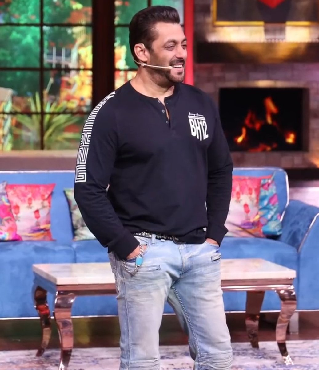 BeingSalmanClub's tweet photo. #Antim promotion !!

#SalmanKhan #TheKapilSharmaShow https://t.co/52wVGy73e2