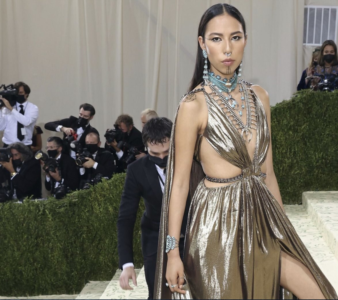 rorosocial's tweet photo. Quannah Chasinghorse is an American model and a fourth-generation land protector for the Arctic National Wildlife Refuge. 📸 Taylor Hill/WIREIMAGE
#QuannahChasinghorse #QuannahChasinghorseFan #QuannahRose #QuannahRoseFan #IndigenousModel #ClimateChangeActivist #RoroSocial https://t.co/V8Pm62Wuoh