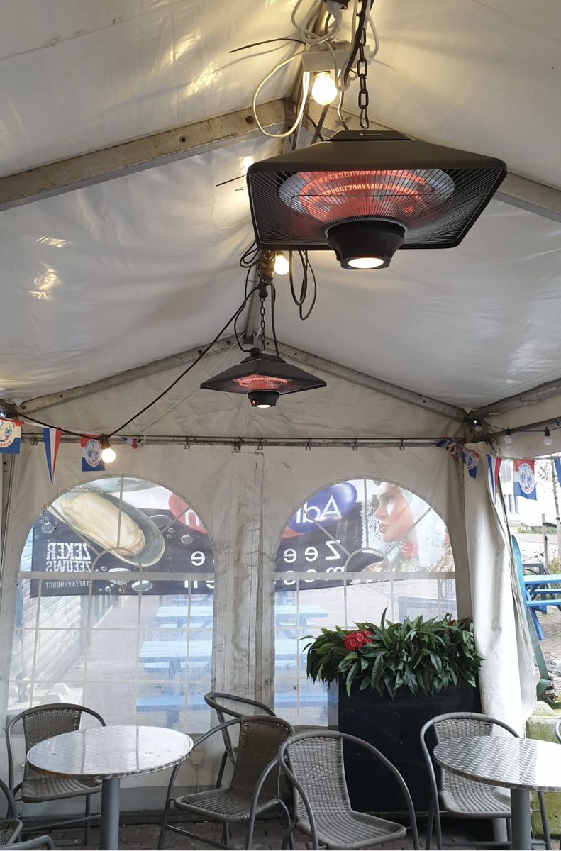 viswaasdorp's tweet photo. U kunt op ons verwarmde terras een gebakken visje, #oesters , #Mosselpan eten . Idee voor de koude avonden en komende feestdagen heerlijke #Kreeftensoep , #Bisque ,#Vissoep https://t.co/5qcAzjCLu8
