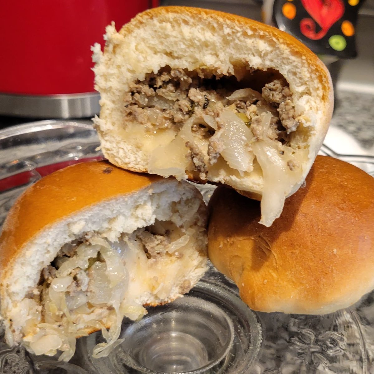 BbBroomfield's tweet photo. Take your Thursday night to a new level of delicious with our Bierocks! These warm bready pockets of goodness are filled with a traditional combination of ground beef, saurkraut, onion, and a blend of herbs and spices. Dip them in mustard for an extra kick!
#bierocks https://t.co/QMNlzmbjLf