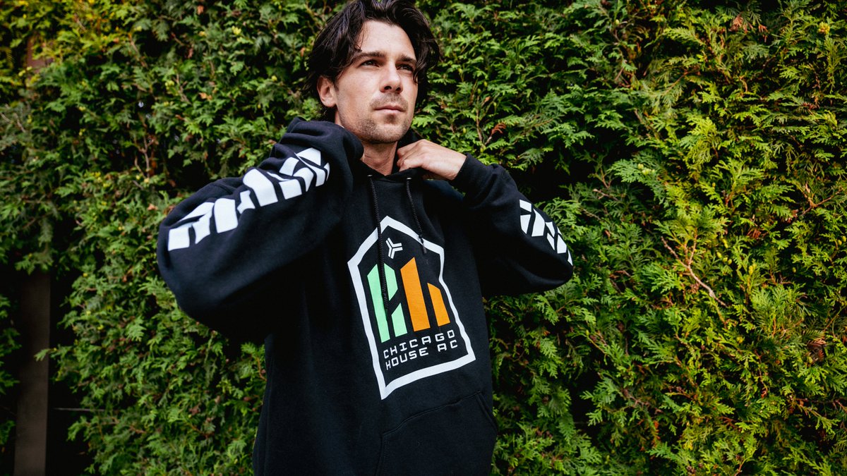 ChicagoHouse_AC's tweet photo. 🚨 GIVEAWAY 🚨

RT for a chance to win an OG House Hoodie, modeled here by @Drew_Conner1.

#NoHouseWithoutU https://t.co/c0jY1n1wCH
