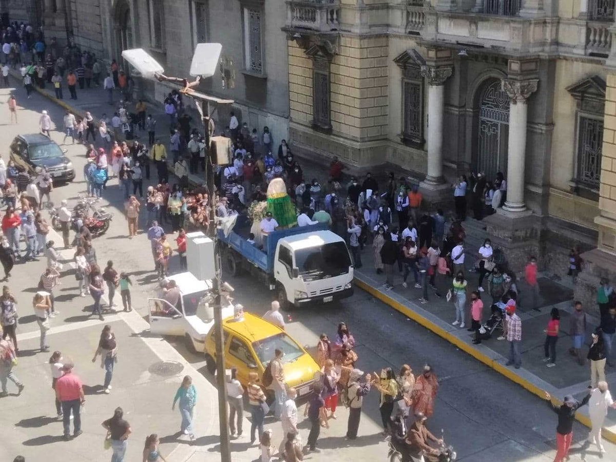 GoberMerida's tweet image. Merideños festejan a la Virgen de la Chinita entre cantos y alegrías gobmerida.blogspot.com/2021/11/meride…