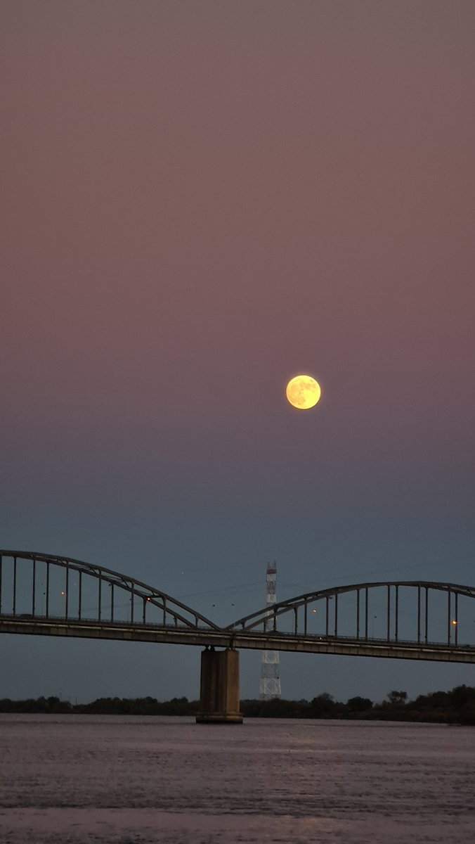 _AnaaaM_'s tweet photo. 🌕 https://t.co/nhmV5KcouX