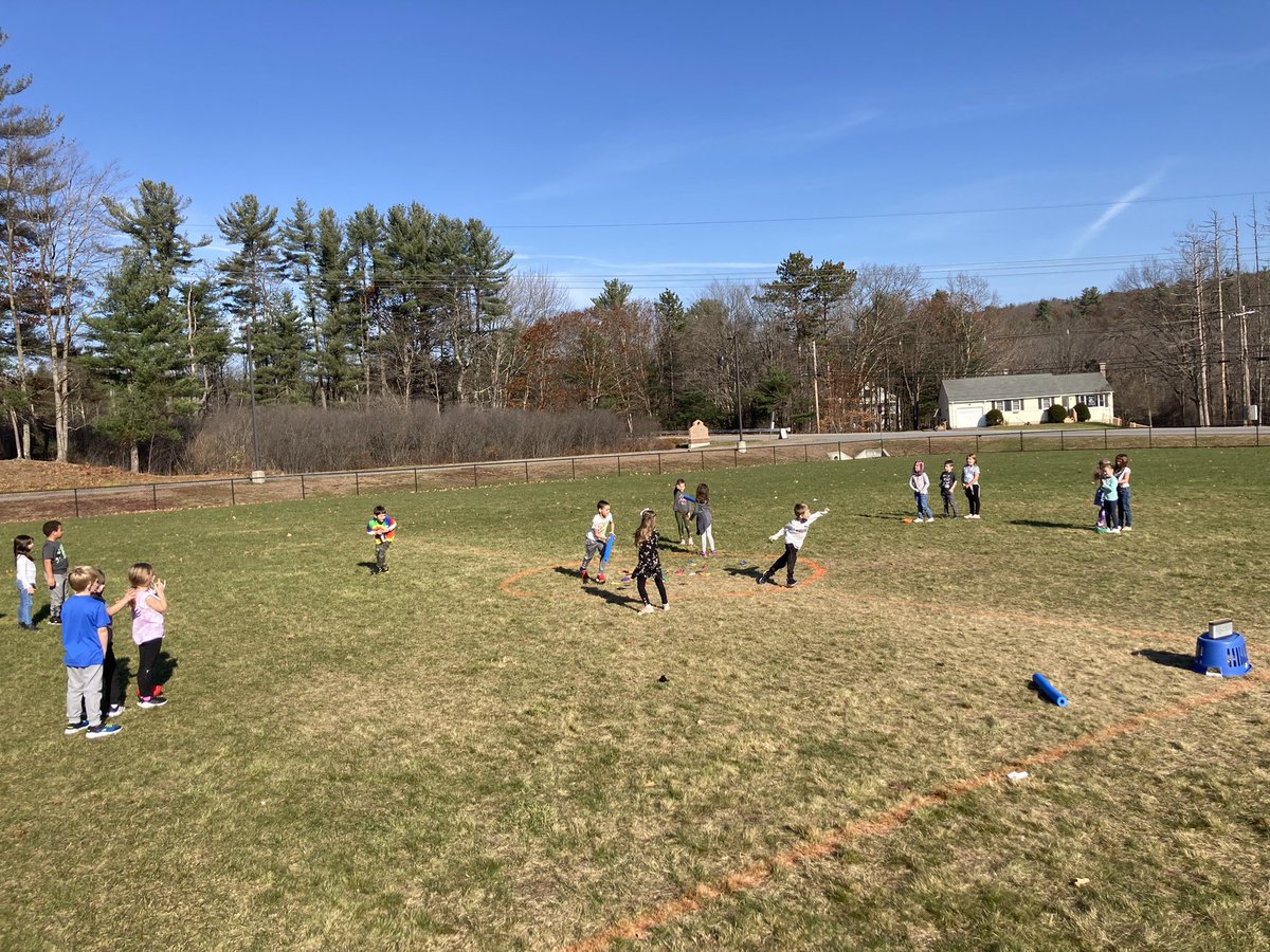 petroyberg's tweet photo. 70 degrees in mid November in Massachusetts 😳Outside playing some Noddle Soup #hereATjrb https://t.co/UlMfMVZS4f