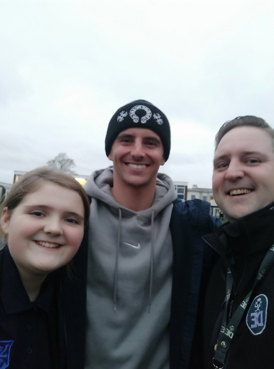 MartynRafferty's tweet photo. Great to see you again @masonmount_10 What a suprise! Freya and all the kids loved that you came back and spent quality time with them. @PPS_Community @PPSPurbrook https://t.co/7gW24ZKjod