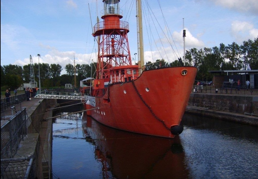 noord_hinder's tweet photo. We gaan komende maandag in het dok en u kunt er bij zijn. Meer info op https://t.co/nEDgoKDjG6 #Hellevoetsluis https://t.co/7mdwFHvHCa