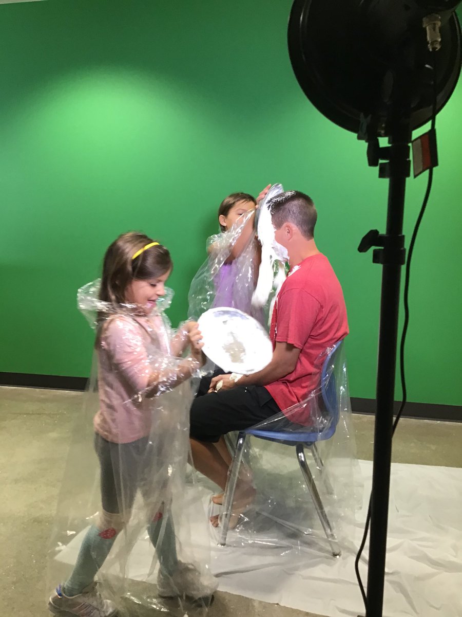HerffPe's tweet photo. @HerffES students got to pie Coach Clark for our annual PTO pie drive! @BoerneISD https://t.co/vHfxnP56bm