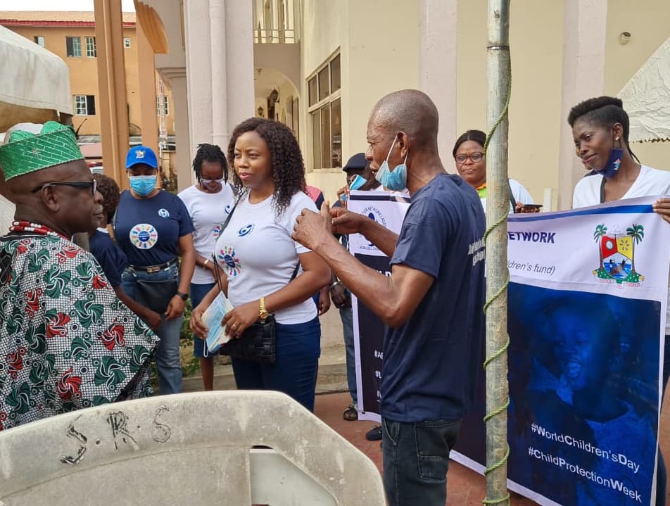 VSI_ng's tweet photo. It's the #ChildProtectionWeek and VSI was fully represented in today's activity which is a walk around Ikorodu to create awareness on preventing and responding to child sexual abuse. 

#ComprehensiveSRHR #InclusiveSRHR https://t.co/zFPl3FN2xA