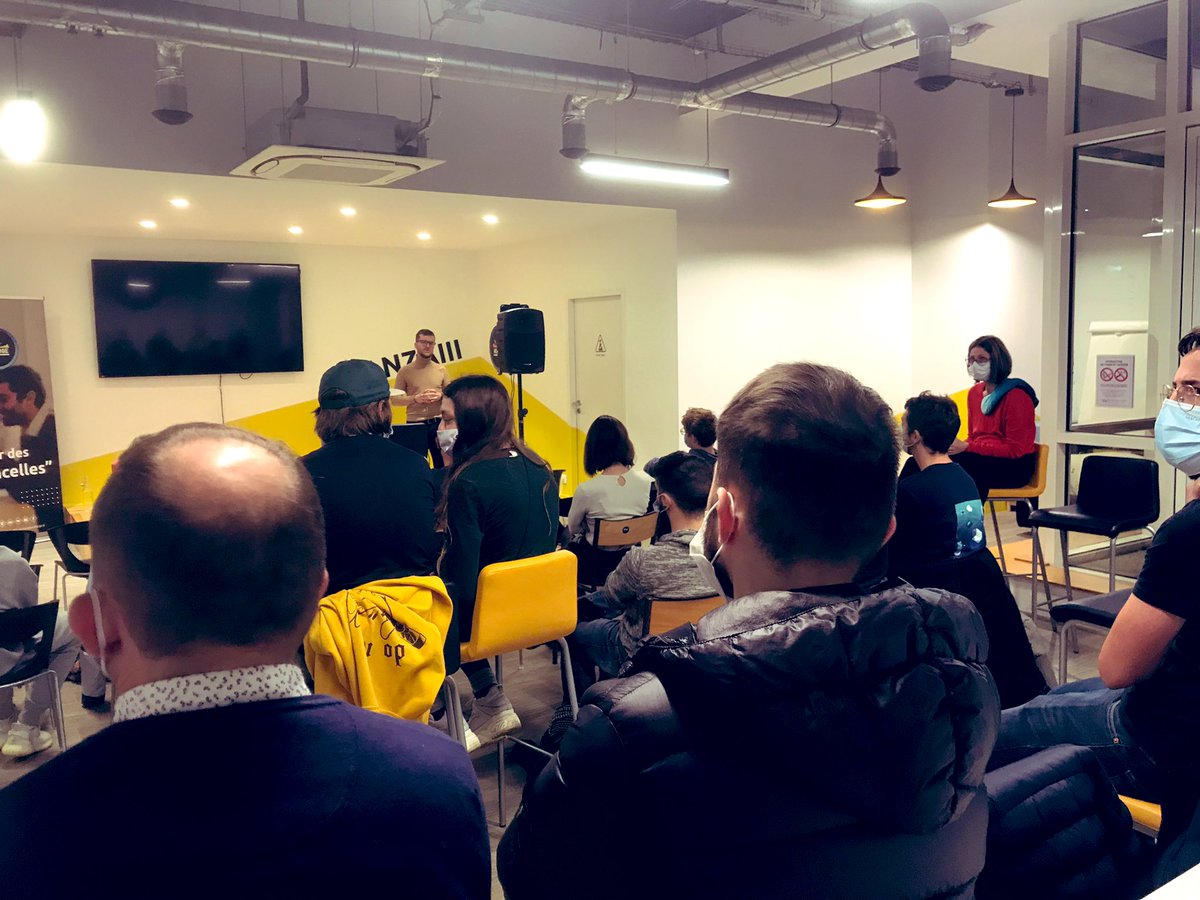 We_Forge's tweet photo. 🚀 Les angevins répondent présents en nombre pour la conférence de @ValCryptoast sur les enjeux de Bitcoin et des cryptomonnaies
#Banzaiii #Angers #TechMeUp #Bitcoin https://t.co/9TotPbSlLu