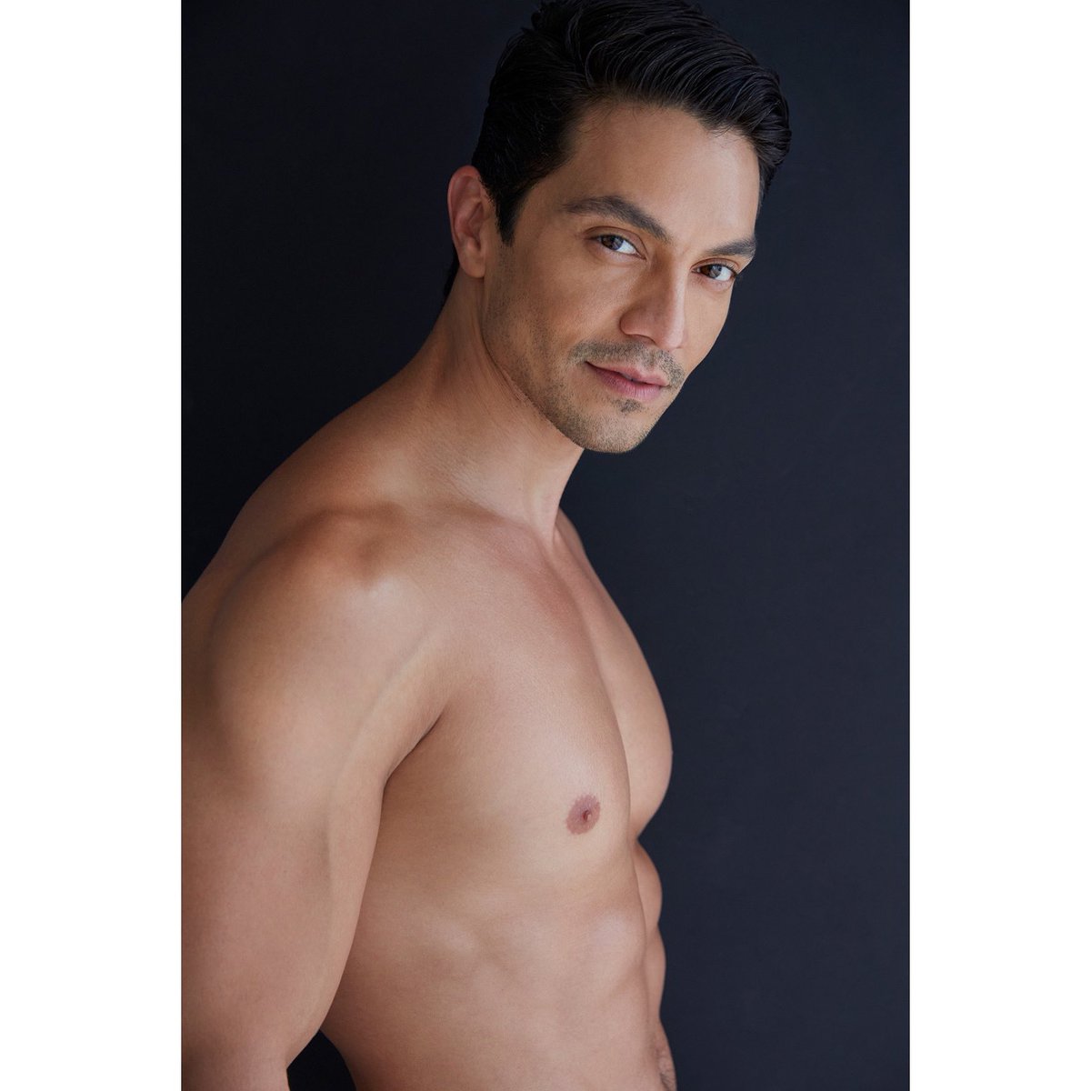 AntonioShowLA's tweet photo. Bachelor #1β¦ @AntonioDanceLA πΉ
* Photo shoot with @jimjordanphotography πΈ
#dancer #aerialist #actor #model #antoniomartinez #maledancer #dancersofinstagram #dancephotography #dancerlife #aerialistsofinstagram #antoniomartinezla https://t.co/UHYEU8A94f