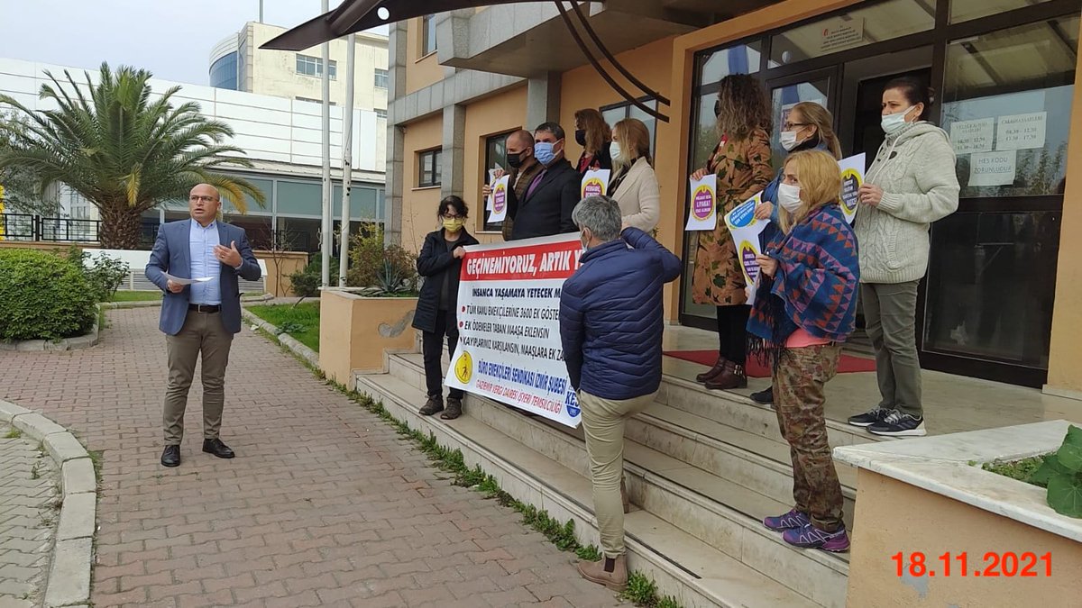 BES_Gnl_Mrk's tweet photo. İzmir Adliyesi ve Gaziemir Vergi Dairesi önlerinden #LütufDeğilHakkımız olanı istedik!
Taleplerin için #BESteÖrgütlen https://t.co/GWcvxDtUmh