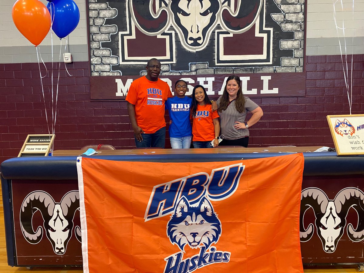 RamsGirlsTrack's tweet image. Congratulations to @bri_hinds for signing to continue her track &amp;amp; field career at @HoustonBaptistU 🧡🎉💙 Your hard work &amp;amp; dedication in all that you do has paid off! We cannot wait to see the amazing things you do for @hbutrack &amp;amp; in your promising future! #RamPride #RamFam