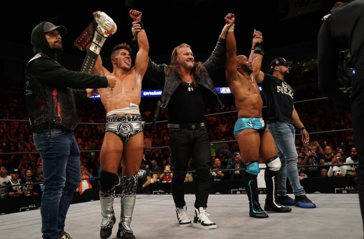 Closing out Dynamite with the Fam 🔥🔥
#AEWDynamite