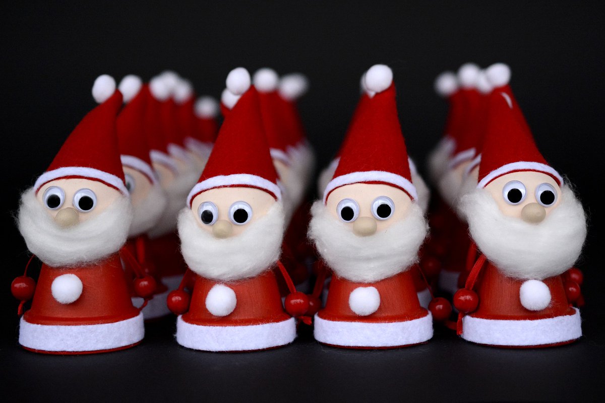 ReadingSantaRun's tweet photo. Only 24 days to go!!!! Register now to secure your FREE Santa Suit. https://t.co/clMfTEz3ub
#readinguk #forbury #running #1k #5k #santarun https://t.co/Sta7epVeOD