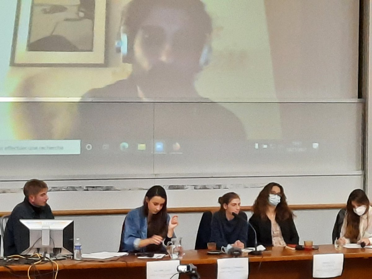 chrisgimb's tweet photo. Formes d'indépendance des médias, vivacité du rapport avec les lecteurs/auditeurs, fonds pour une presse libre, débat passionnant, piloté par les étudiant.e.s de l'association @ysegoria
de @Sc_Po_Rennes, ce soir en amphi. Avec notamment @fabricearfi @Splannenquetes @blast_france https://t.co/fEiSAymAfr