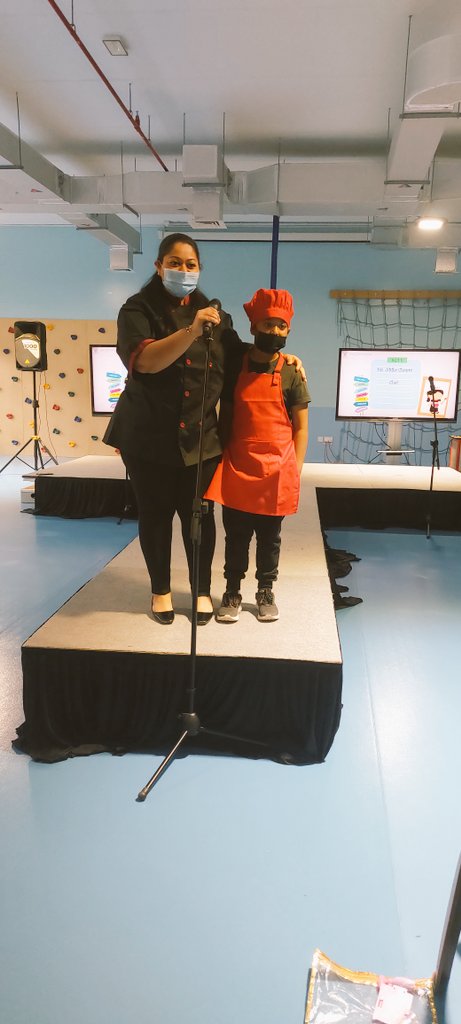 VallarieAjish's tweet photo. Thank you to both the mama's of #Kg2EBuddingBuilders who took out time from their busy schedule to come and share a few words about about different career options and encouraged the children to DREAM BIG... #worldcareerday @NMSKindergarten @MichelleVerghe1 https://t.co/e48Na9ixw2