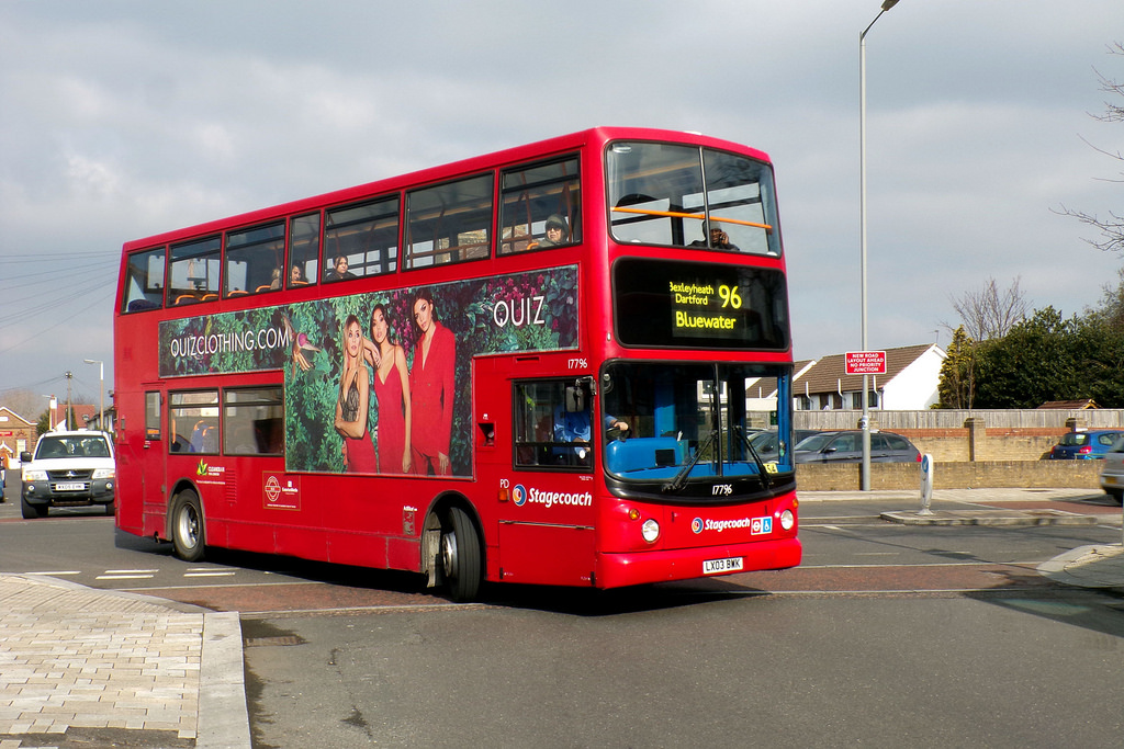 LSPhotography76's tweet photo. Stagecoach London Alexander Dennis Limited ALX400 LX03 BWK (17796) working Route 96 in Arnsberg Way, Bexleyheath.
If you would like to view more, please check out https://t.co/bqSLfKS1KI
#BusEnthusiast #LSPhotography #Londonbus #StagecoachLondon #AlexanderDennis #Driving_London https://t.co/j4Qvty7NQ3