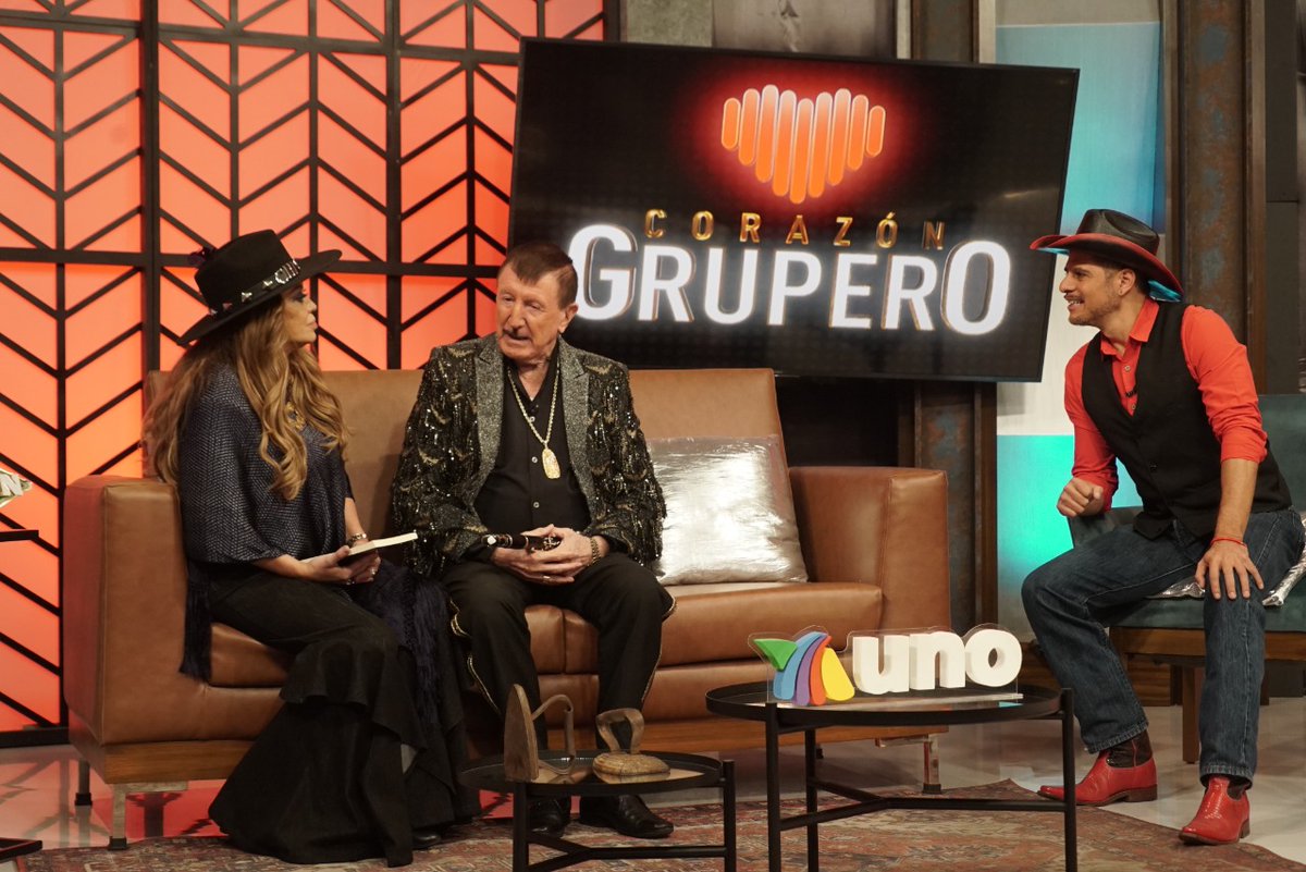 LuzRecord's tweet photo. 🙌 @BandaEstrellas , La @bandalirio y José Alfredo juntos🤩
Un gran placer haber tenido a parte de nuestro elenco en @_CorazonGrupero para este especial a 𝑱𝒐𝒔é 𝑨𝒍𝒇𝒓𝒆𝒅𝒐 𝑱𝒊𝒎é𝒏𝒆𝒛.🤎
#CorazonGrupero #BandaLirio #EstrellasDeSinaloa #JoseAlfredo https://t.co/QeDX6NGAVI