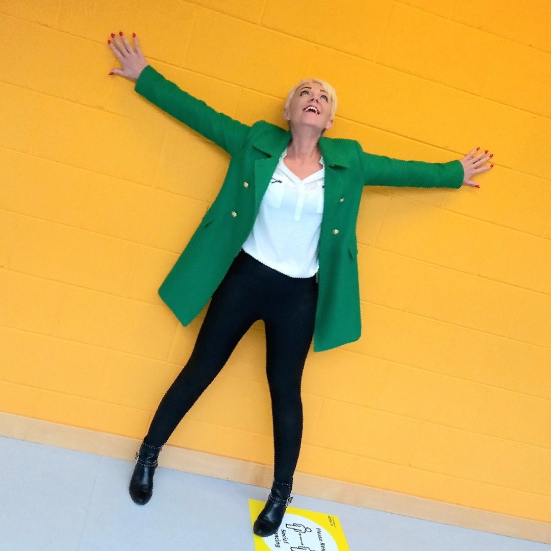 ScreeningCare's tweet photo. @MurielCuddy celebrating home time after a mental day 

#tomorrowisfriday https://t.co/Wd0eIhQFIA