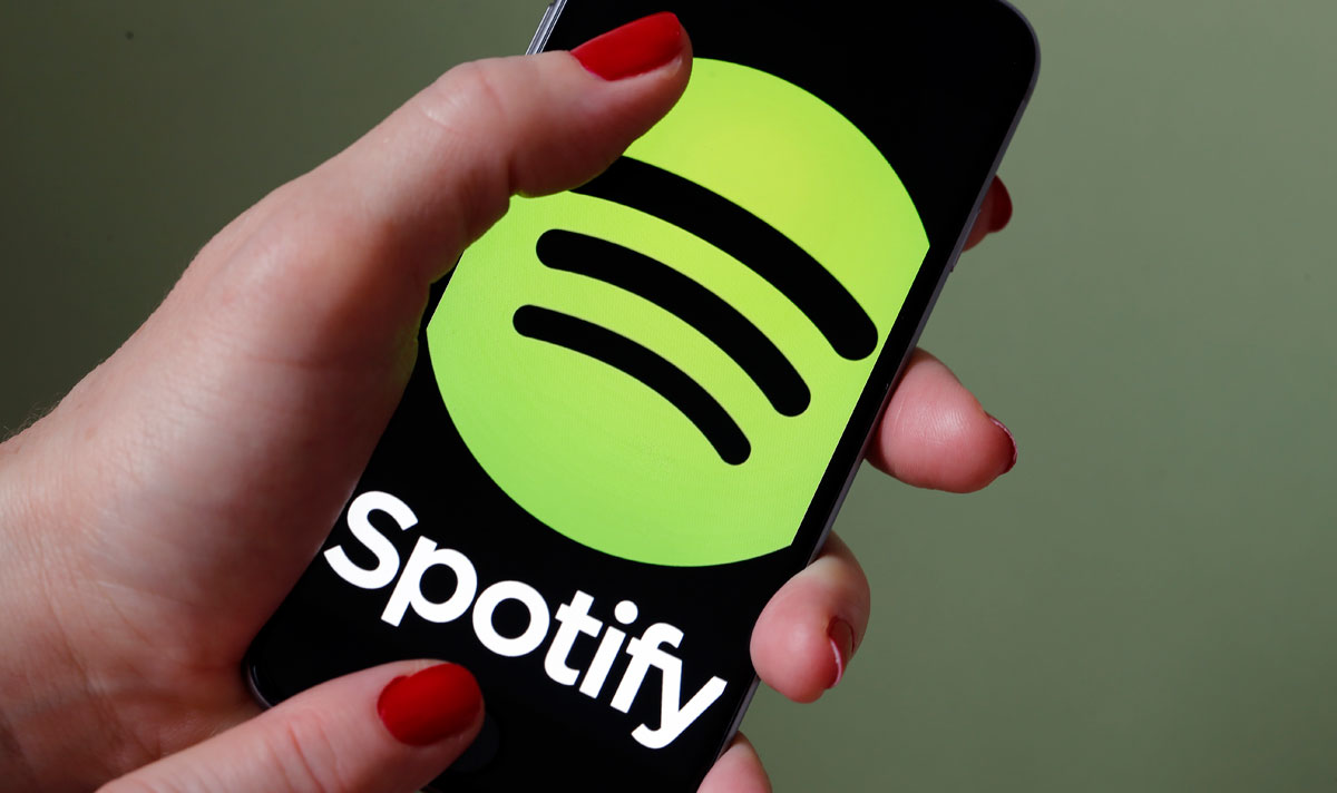 Daily_Express's tweet photo. Spotify crashing: Popular music streaming app keeps crashing, stopping and pausing https://t.co/5xAVmg2Wxx #Spotify #SpotifyDown #SpotifyCrashing https://t.co/03bTrt3eSg