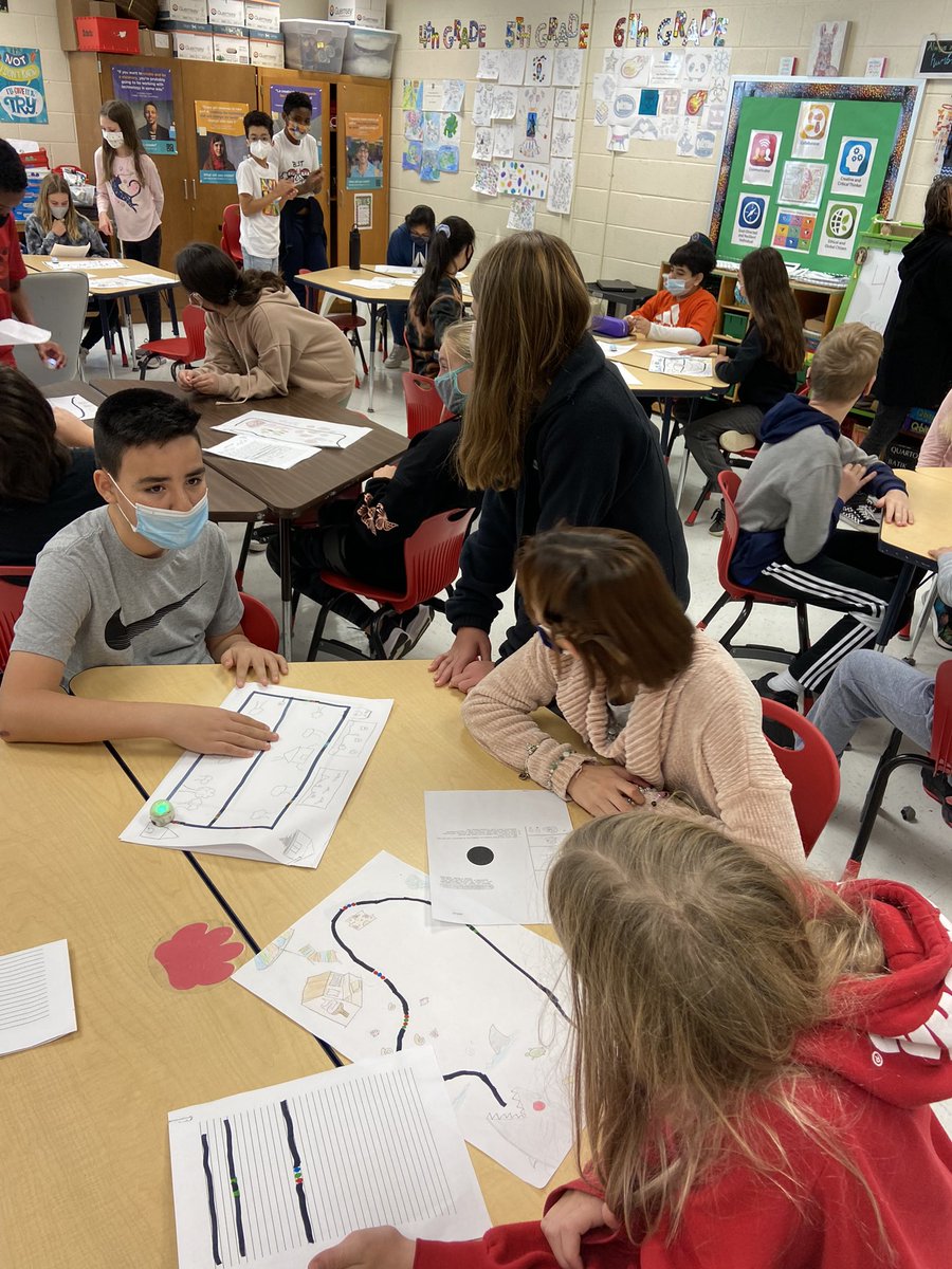 stemcurun's tweet photo. 6th graders sharing their Ozobot story maps. @stemcurun #STEAM #Ozobots #Engineering #coding https://t.co/KiemRzCFK2