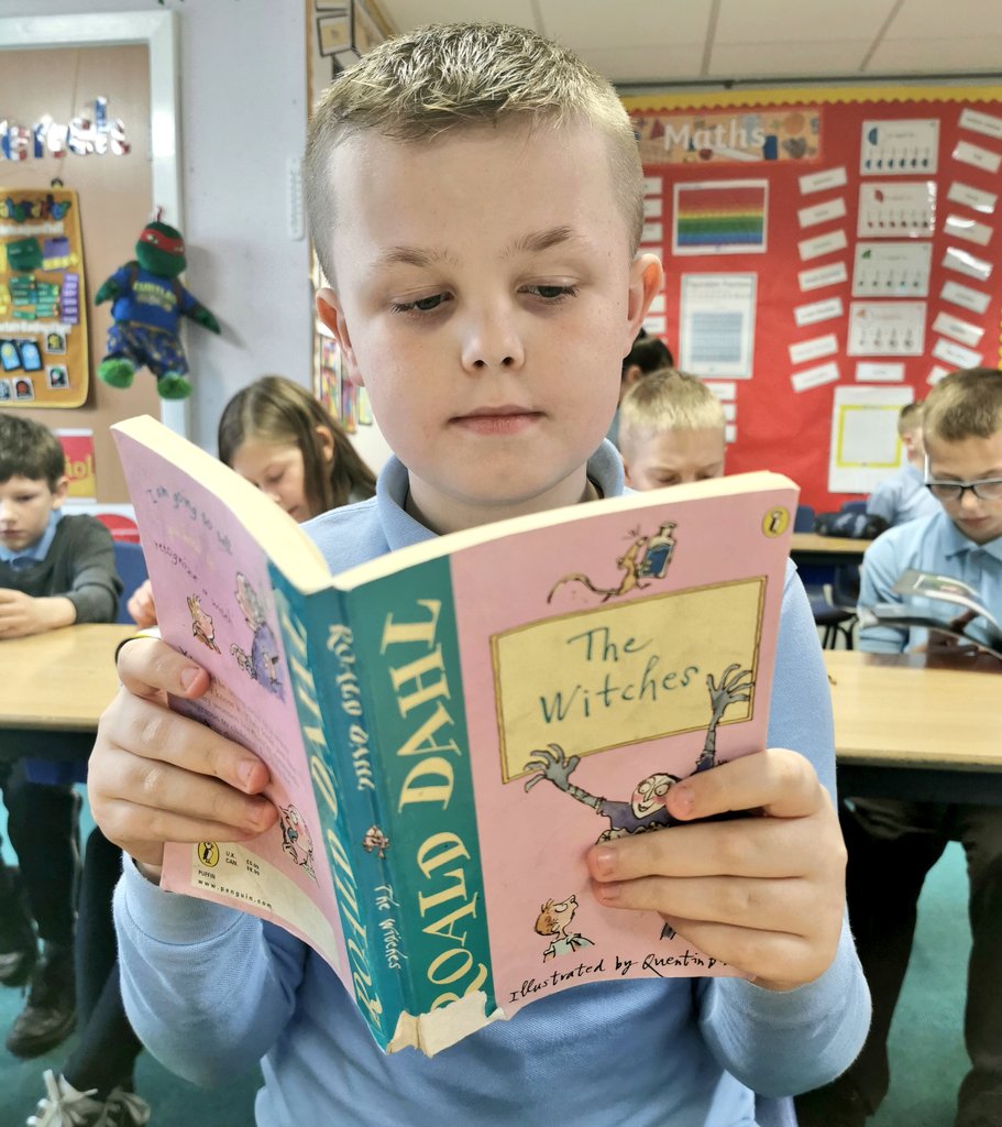 StFrancisPGMrsM's tweet photo. Another day, another book to get lost in...#ERICtime #sanfranreaders #BookWeekScotland https://t.co/XHeIXCI43V