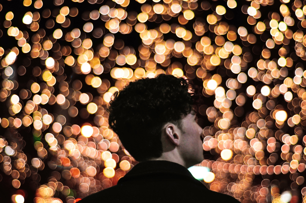 Embrace the holidays and enjoy a jolly occasion.

Cherry Creek is shimmering with joy as Winter Wanderland returns. Guests are encouraged to discover the twinkling lights wrapping 600+ trees, enjoy festive treats, live music, shop from local artisan vendors, and more.