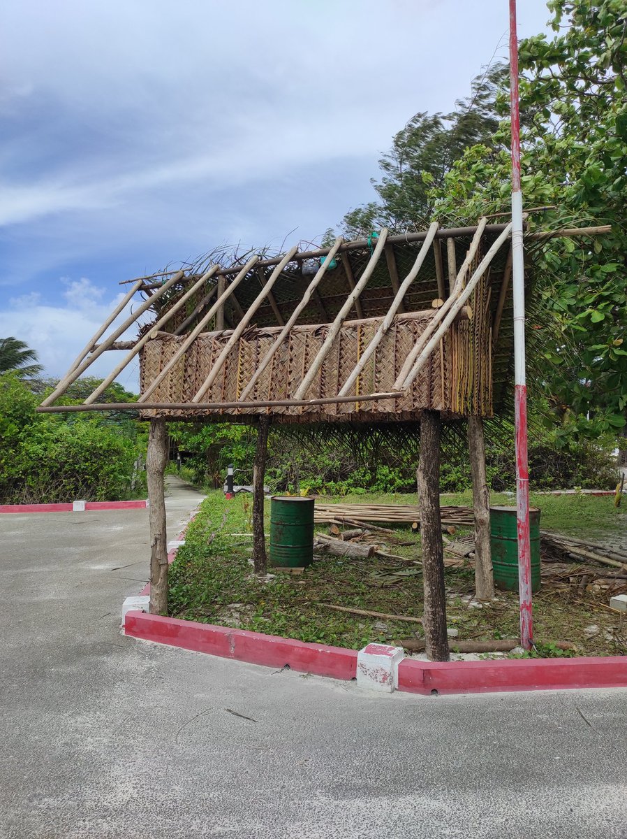 Savehanimaadhoo's tweet photo. Riyaasy vaudhuvee fadhain #Hanimaadhoo #International #Airport masaihkaih ninmumah mihaaru dhanee v baarah masaihkaih kuramun. Airport terminal hiyaakurumuge masaihkaih nimumakaa kairiyah. 
Shukuriyyaa @ibusolih @faya_i @mpgafoor1 @presidencymv @MoTCAmv @MDPSecretariat https://t.co/nqM57nodju