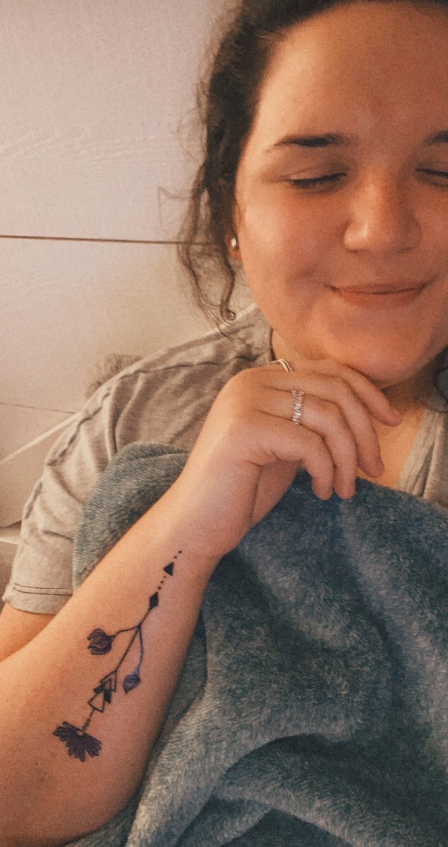JessssMartin_'s tweet photo. Reminder to take care of YOU. Go get the things you want. Spoil yourself. You deserve it ✨ https://t.co/XHnqHqioqf