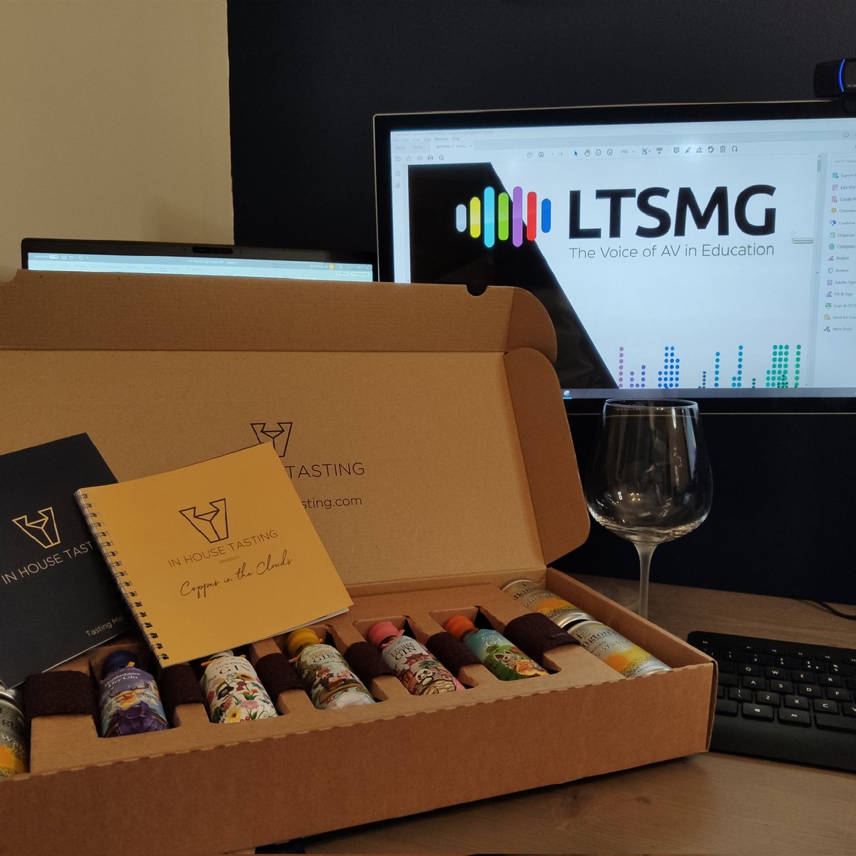 My glass is ready for the <a href="/LTSMG_/">LTSMG</a> gin tasting event. I have been looking forward to this one for a while. #ltsmg21