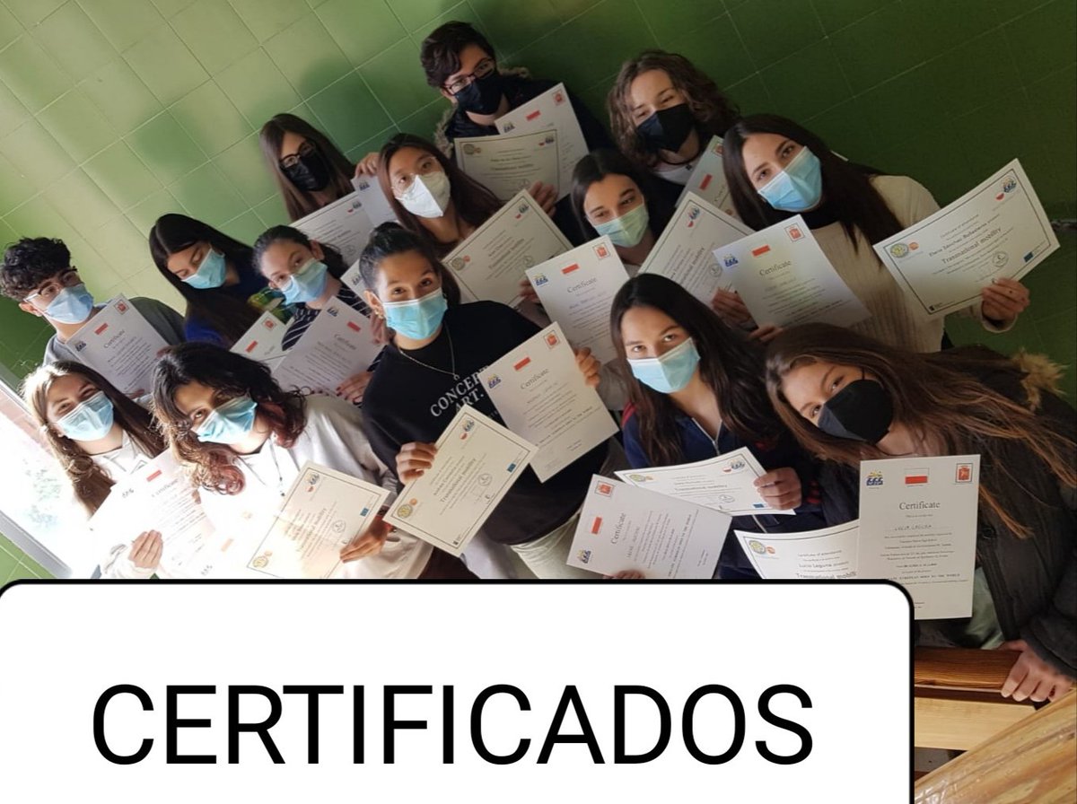 IES_FNieva's tweet photo. Trabajo compartido y conseguido 💪💪👏👏 @IES_FNieva #Valdepeñas #Spain #Poland #sp231 #Warsaw #FSE https://t.co/Q49AJVxCt8