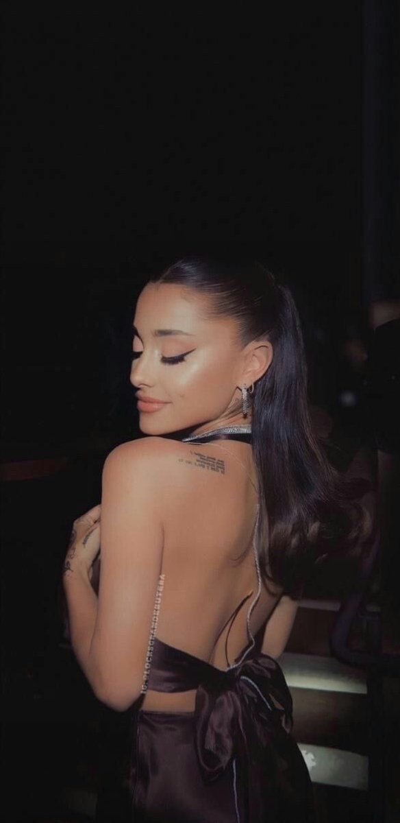 thinkerarishawn's tweet photo. ilysm shawn mendes and ariana grande. https://t.co/ibwbW1VMc3