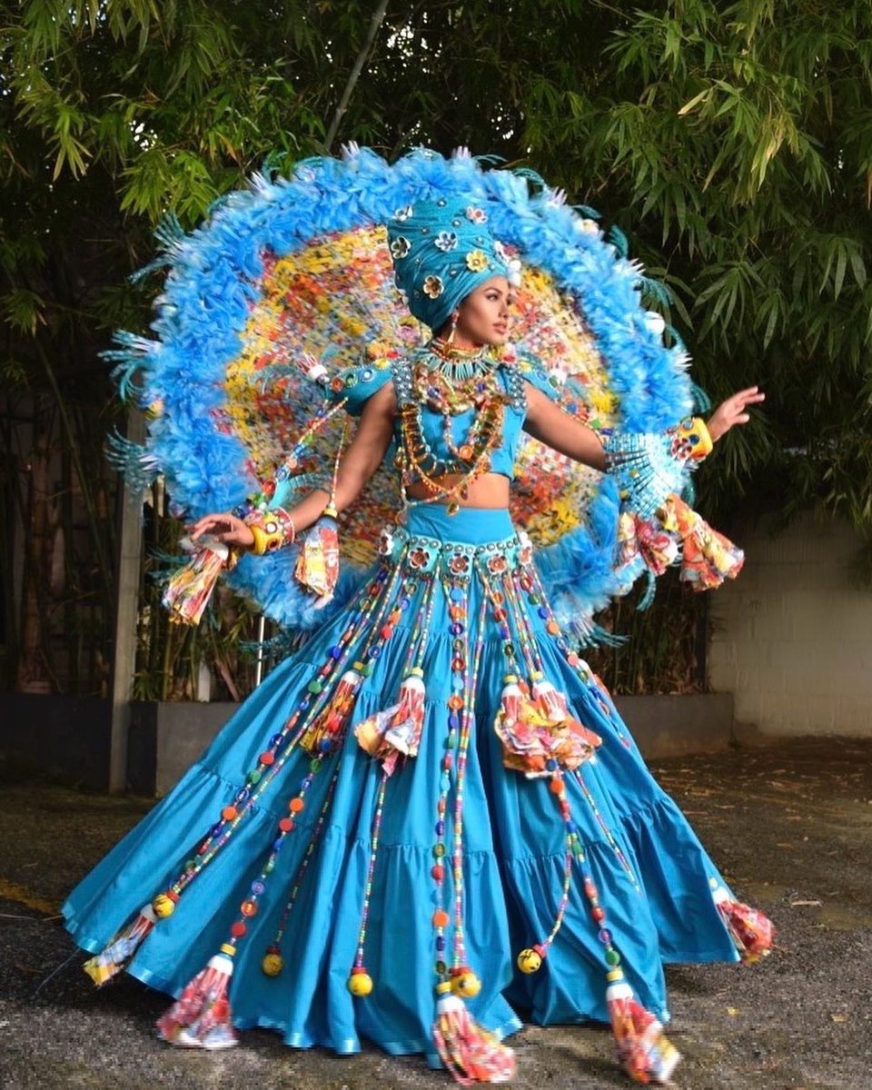michelle_mcolon's tweet photo. Honrada de poder llevar al @MissUniverse un vestido que celebre nuestra afro-descendencia y a su vez, que reafirme nuestro compromiso con el medio ambiente y la conservación de nuestras costas y mares.
#MissUniverse #MissPuertoRico #ConfidentlyBeautiful #PorPuertoRico https://t.co/AlPRJzAFZc