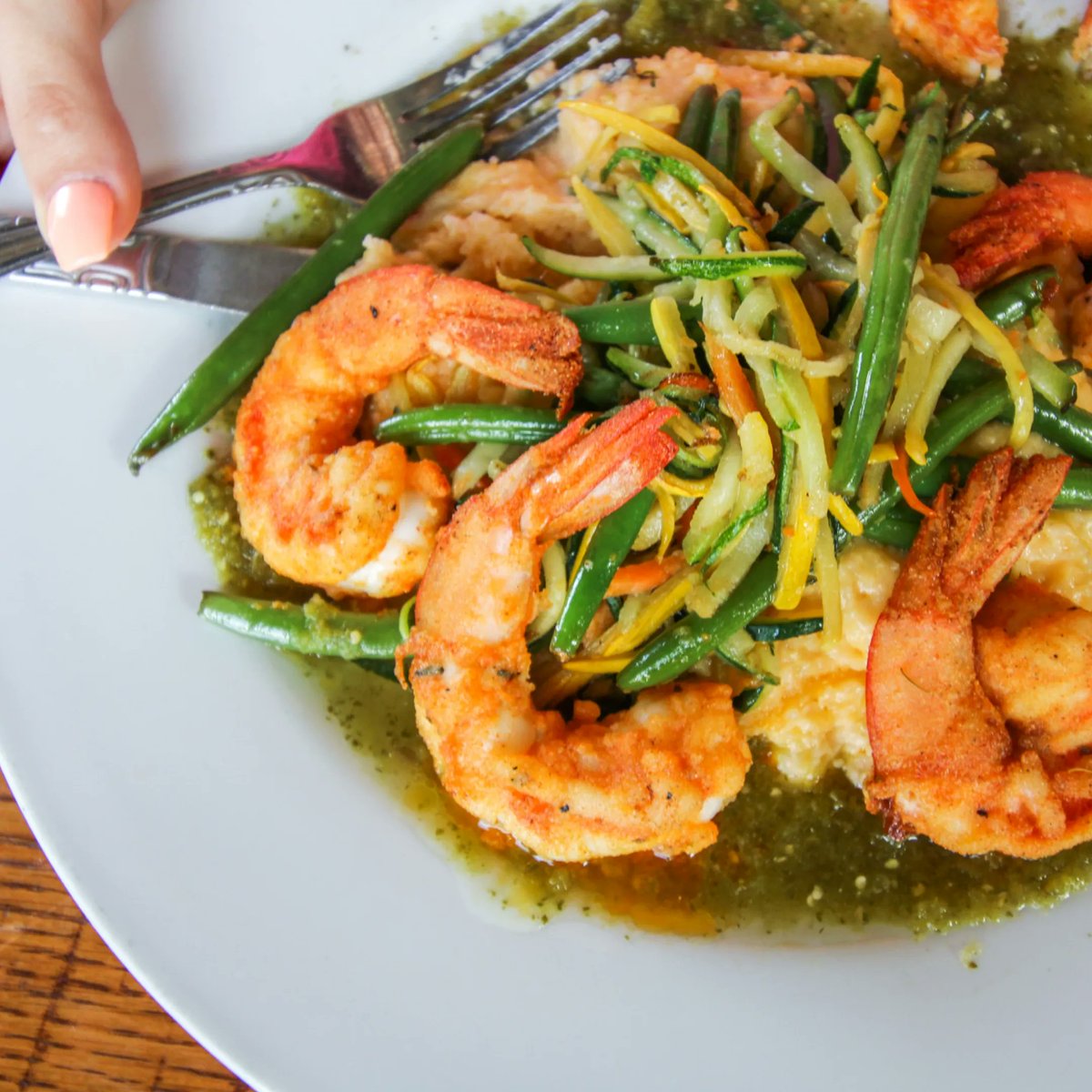 DocFords's tweet photo. Love at first bite🍽️
.⠀⠀⠀⠀⠀⠀⠀⠀⠀⠀⠀⠀⠀⠀
.⠀⠀⠀⠀⠀⠀⠀⠀⠀⠀⠀⠀⠀⠀
#docfords #sanibel #captiva #stpete #ftmyers #florida #swfl #randywaynewhite #visitflorida #seafood #waterfront #livemusic #ftmyerssanibel #shellyes https://t.co/eBdR9ylMG1