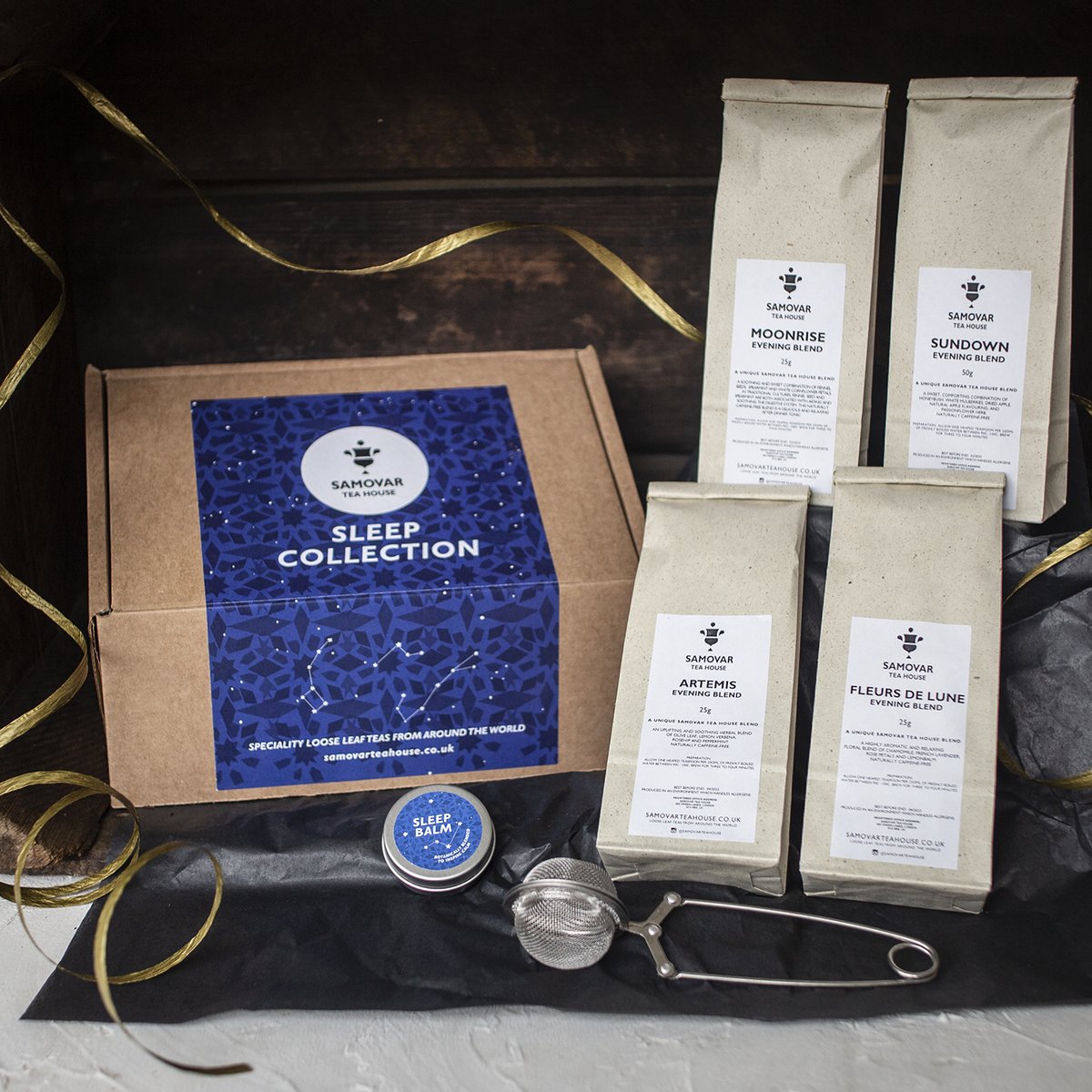 samovarteahouse's tweet photo. New product!!
✨Sleep Collection gift box✨

This collection consists of 4 exclusive Samovar Tea House loose tea blends, a handy stainless steel tea strainer, and a tin of our unique handmade Sleep Balm.

Available now (UK) at https://t.co/yZzFzy7szw 

#GiftIdeas #SleepTea #Calm https://t.co/iH3084zvpI