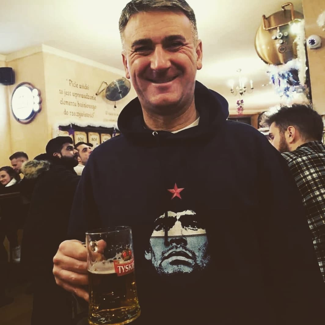 Tdefutebol1's tweet photo. Get your hands on any of our unique designs on Hoodies, Sweatshirts or tshirts - even bespoke requests!
Dont follow the crowd. Just let us know and you can be different this Winter without skinting yourself!
#maradona #diegostar
#tdefutebol #BeDifferent ⚽️👕 https://t.co/kHpykV2fW1