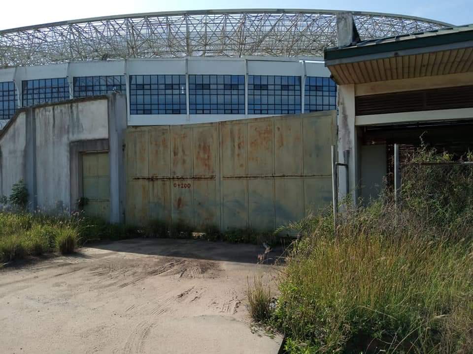 SaddickAdams's tweet photo. Sekondi Essipon Stadium. 

Constructed in 2008 to host Afcon. Left to deteriorate.

GHC 18 million ($3m) allocated in 2018 for renovation works.

Min of Finance said in Parliament yesterday that work is 90% complete.

Reporter there says its not even 10% 

Current state. https://t.co/4oQi3q9E8C
