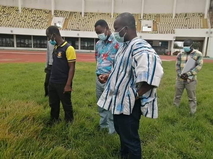 SaddickAdams's tweet photo. Sekondi Essipon Stadium. 

Constructed in 2008 to host Afcon. Left to deteriorate.

GHC 18 million ($3m) allocated in 2018 for renovation works.

Min of Finance said in Parliament yesterday that work is 90% complete.

Reporter there says its not even 10% 

Current state. https://t.co/4oQi3q9E8C