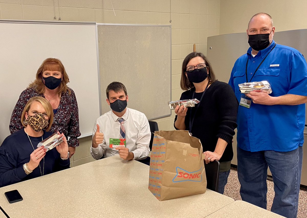 WeAreParkhill's tweet photo. Thank you @realJonnieHart of Hart Financial for surprising our entire staff with chili dogs today!! We are grateful for our Trojan community and supportive partners! https://t.co/8dTEheb96v