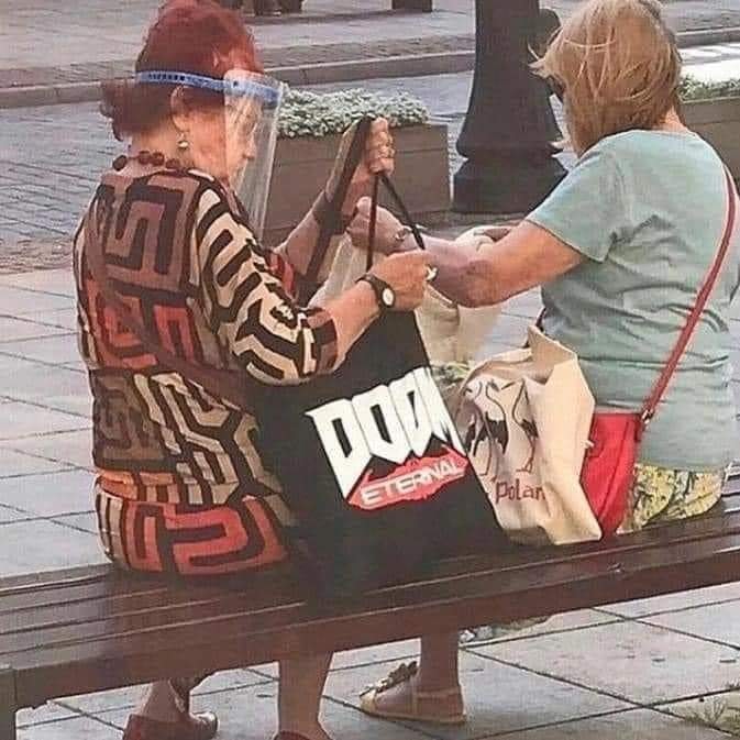 ElAlacrancillo_'s tweet photo. Una mujer de cultura 👌 https://t.co/5pv1xKFvFo