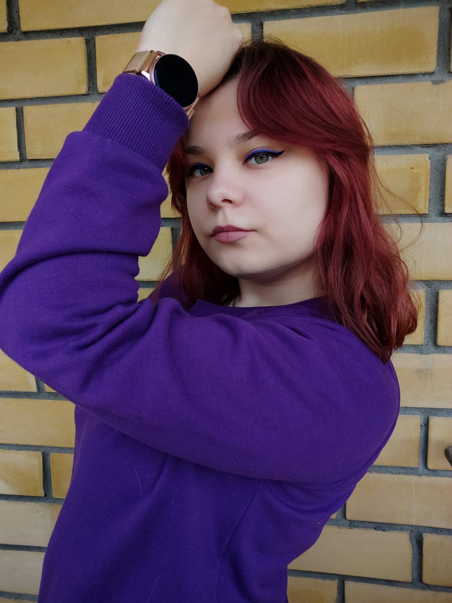 выгляжу так, будто меня поломала жизнь и я стала токсик бичез😈