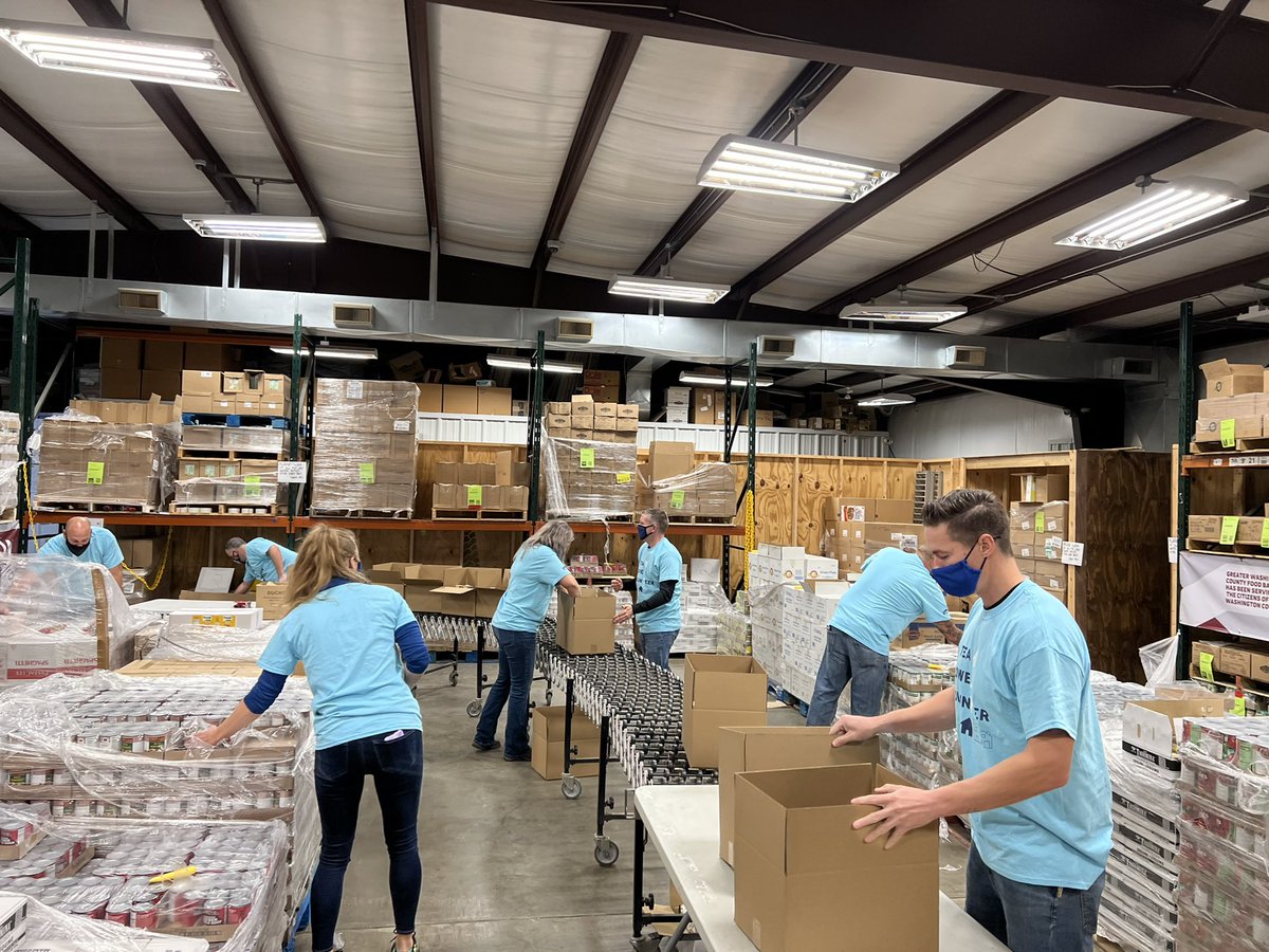 ShawnMcpherson's tweet photo. Today, the DMSMs from Region 21 and a few folks from the SSC volunteered by packing 430 meals for those that need assistance just before Thanksgiving in Pittsburgh, Pa!! #Givingback @KatieEngen @BlueTeam_R21 @kplowery6b @MattMon71901739 @BoltzBill @MarvinREllison @JoeMcFarland_ https://t.co/xSVllH5d9l