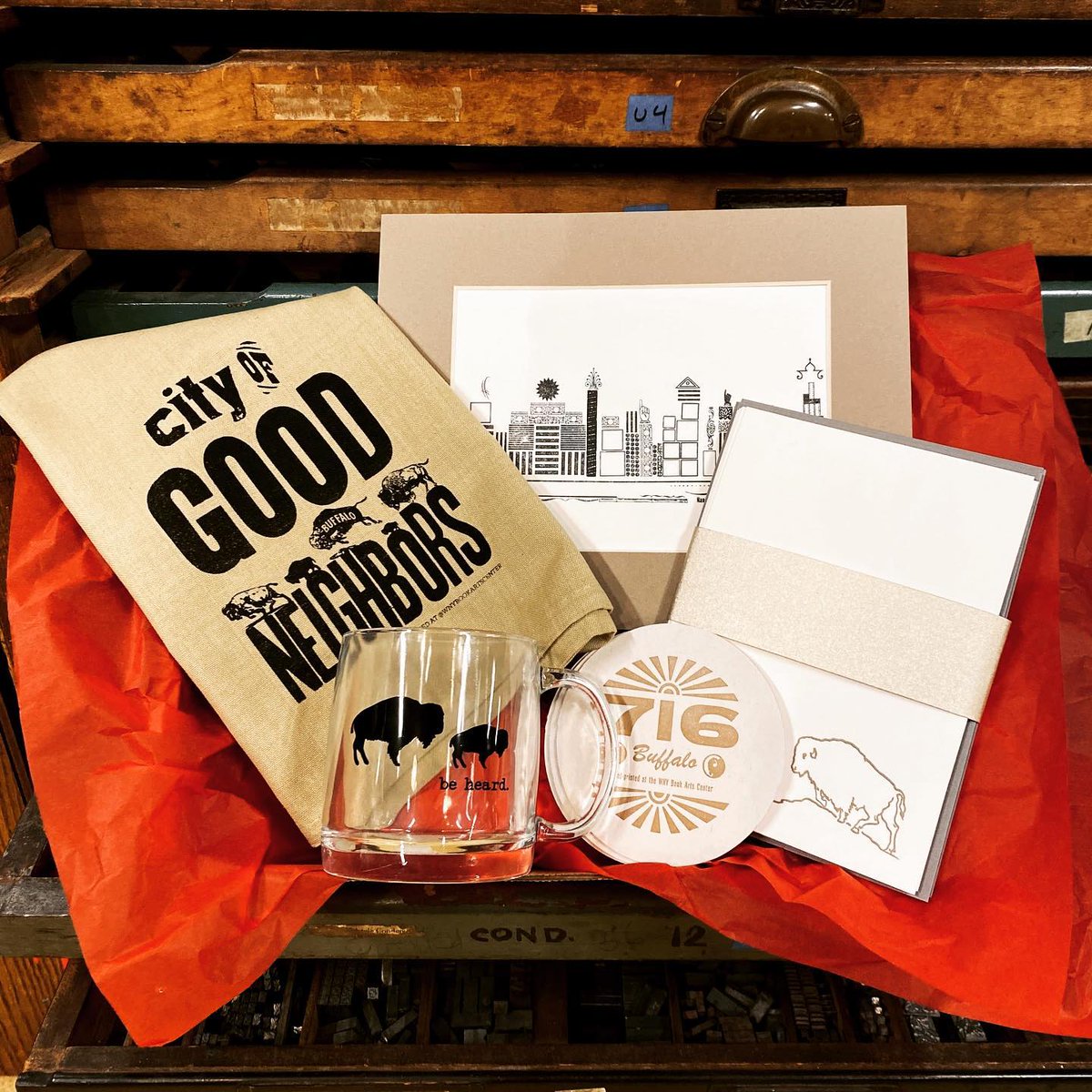 You gotta be in it to win it! Click to learn how to enter and win this fantastic Buffalo Giftbox from our friends at <a href="/WNYBookArts/">WNY Book Arts Center</a> 🎄🎁📕bit.ly/2MYjaby