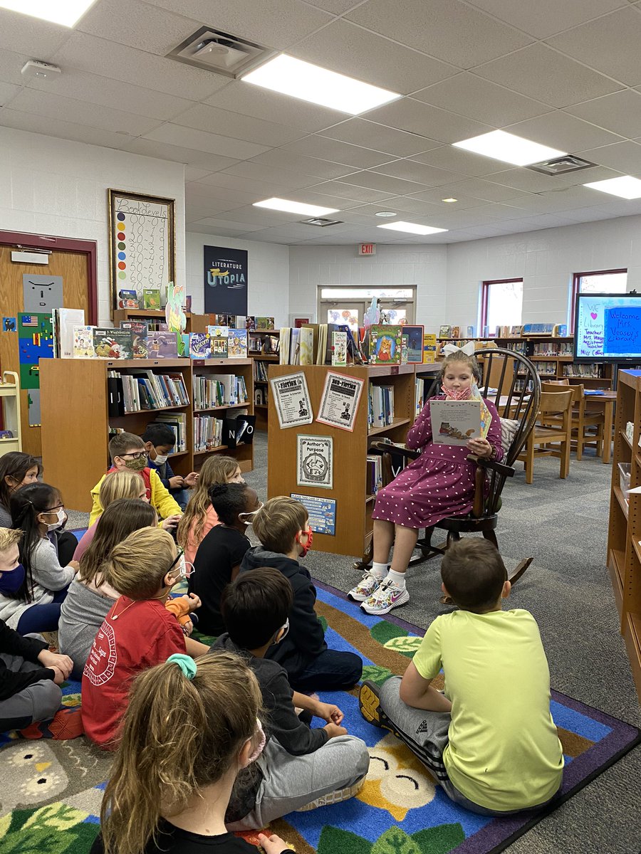 librarypg's tweet photo. Love💛Love having Ms. Coffey as Librarian of the day 📚💛@PotterGrayPride @librarypg @pgptobg https://t.co/hMLIXhoCR7